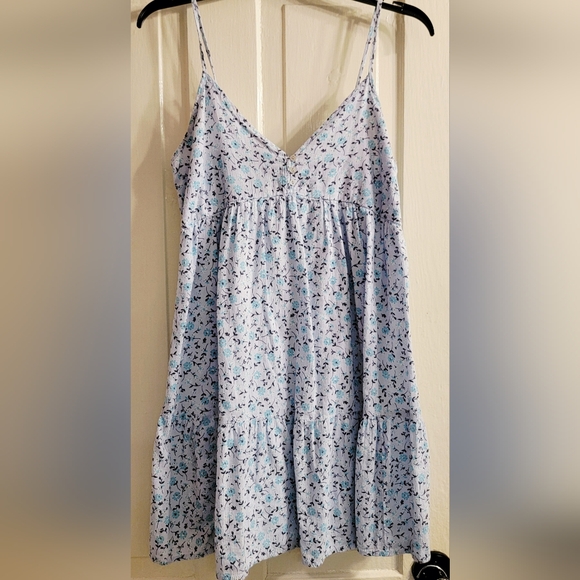 wild fable Dresses & Skirts - Wild Fable Blue Floral Spaghetti Strap Dress. PERFECT FOR SUMMER SIZE S